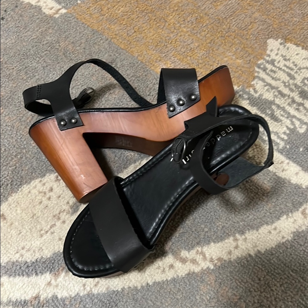 Madden Girl Black and Brown Sandals with Sleek Design